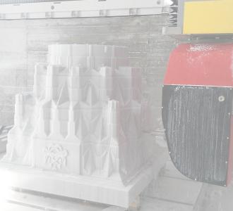 Centre d'usinage omag-réalisation d'un chapiteau en marbre de carrare