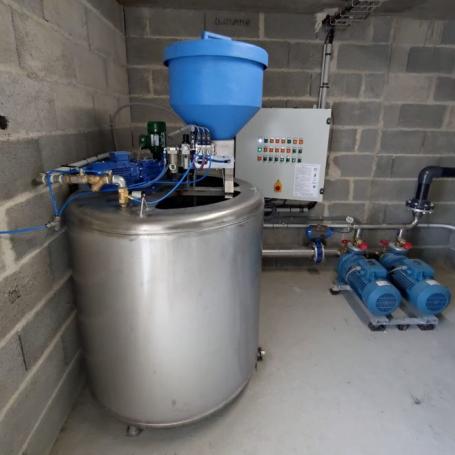 Cuve de floculation pour station de traitement des boues