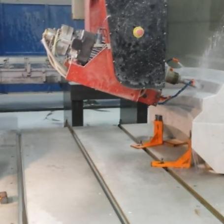 Centre d'usinage et de débitage 5 axes blade - omag