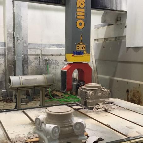 Usinage de chapiteaux - centre d'usinage 5 axes pour la taille de pierre omag Usinage de chapiteaux - centre d'usinage 5 axes pour la taille de pierre omag