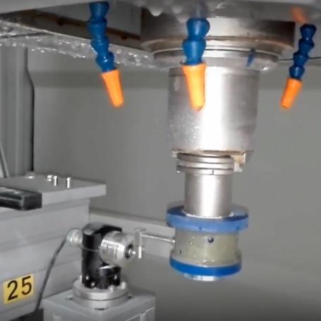 Palpeur d'outil renishaw pour le réglage d'outils sur centre d'usinage 4 axes pour la marbrerie omag