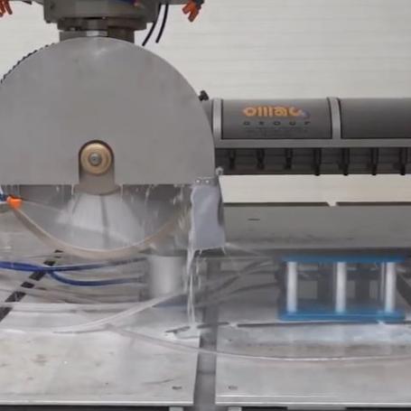 Débitage avec renvoi d'angle au centre d'usinage à commande numérique 4 axes pour la marbrerie - omag