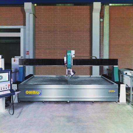 Centre de découpe au jet d'eau 5 axes pour la marbrerie omag Centre de découpe au jet d'eau 5 axes pour la marbrerie omag