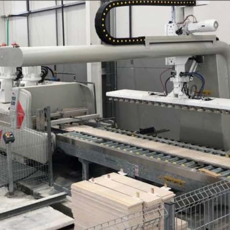 Robot prehenseur de carreaux