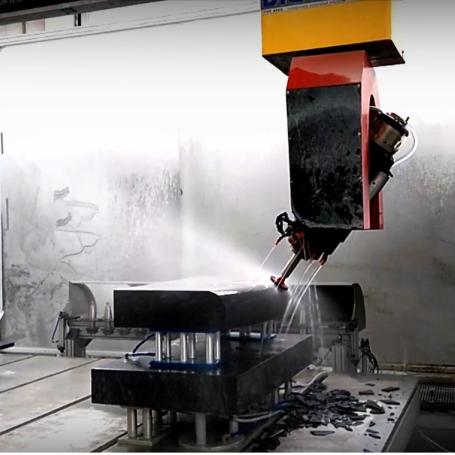 Centre d'usinage 5 axes pour le polissage en marbrerie funéraire - blade 5 ar omag