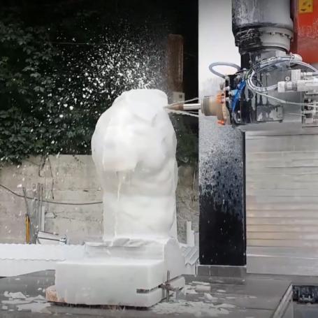 Réalisation de sculpture en mabre au robot d'usinage 7 axes - omag tower