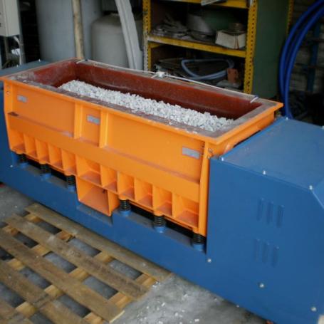 Cuve virbrante pour dalles et pavés